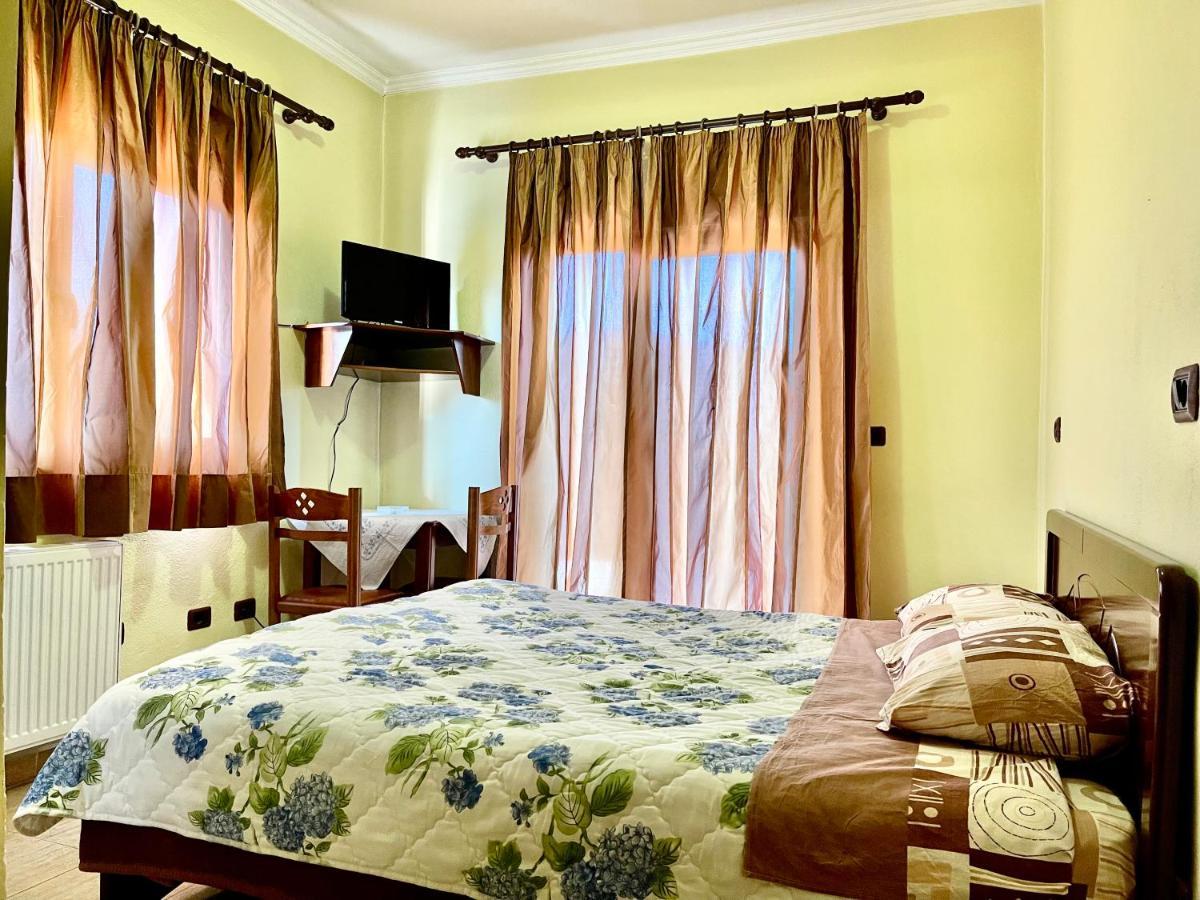 Bilisht Hotel Paradise מראה חיצוני תמונה