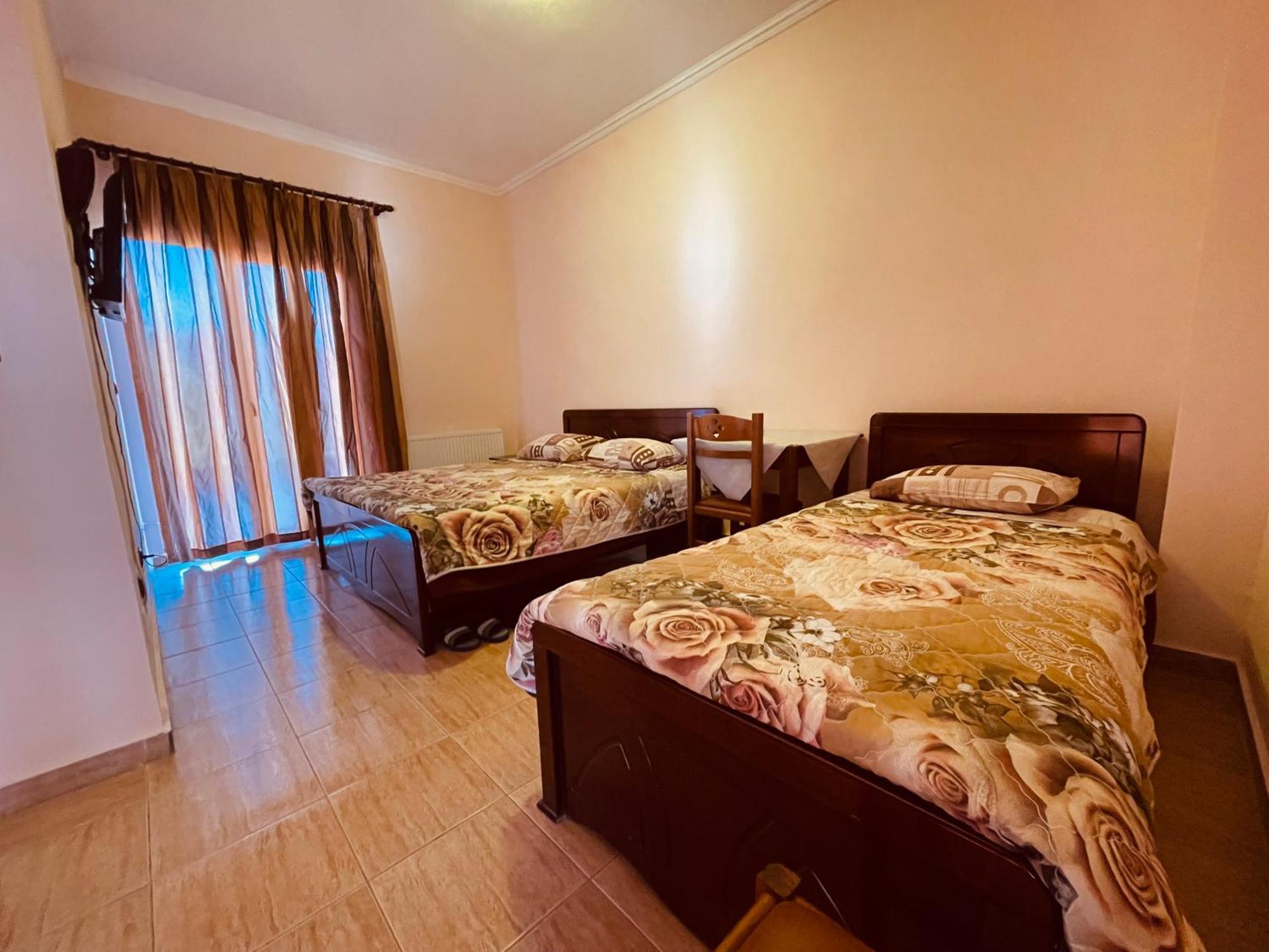 Bilisht Hotel Paradise מראה חיצוני תמונה