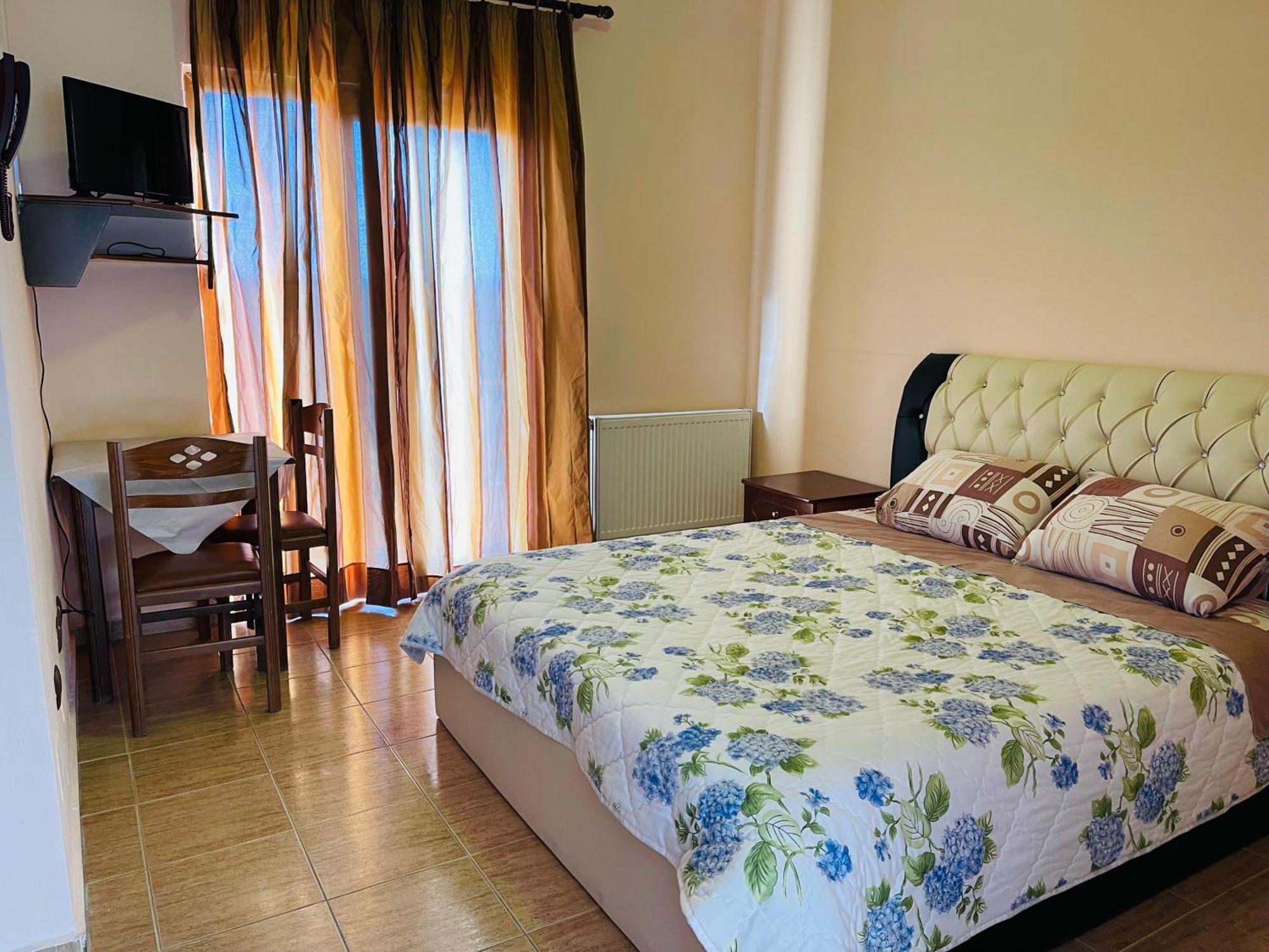 Bilisht Hotel Paradise מראה חיצוני תמונה