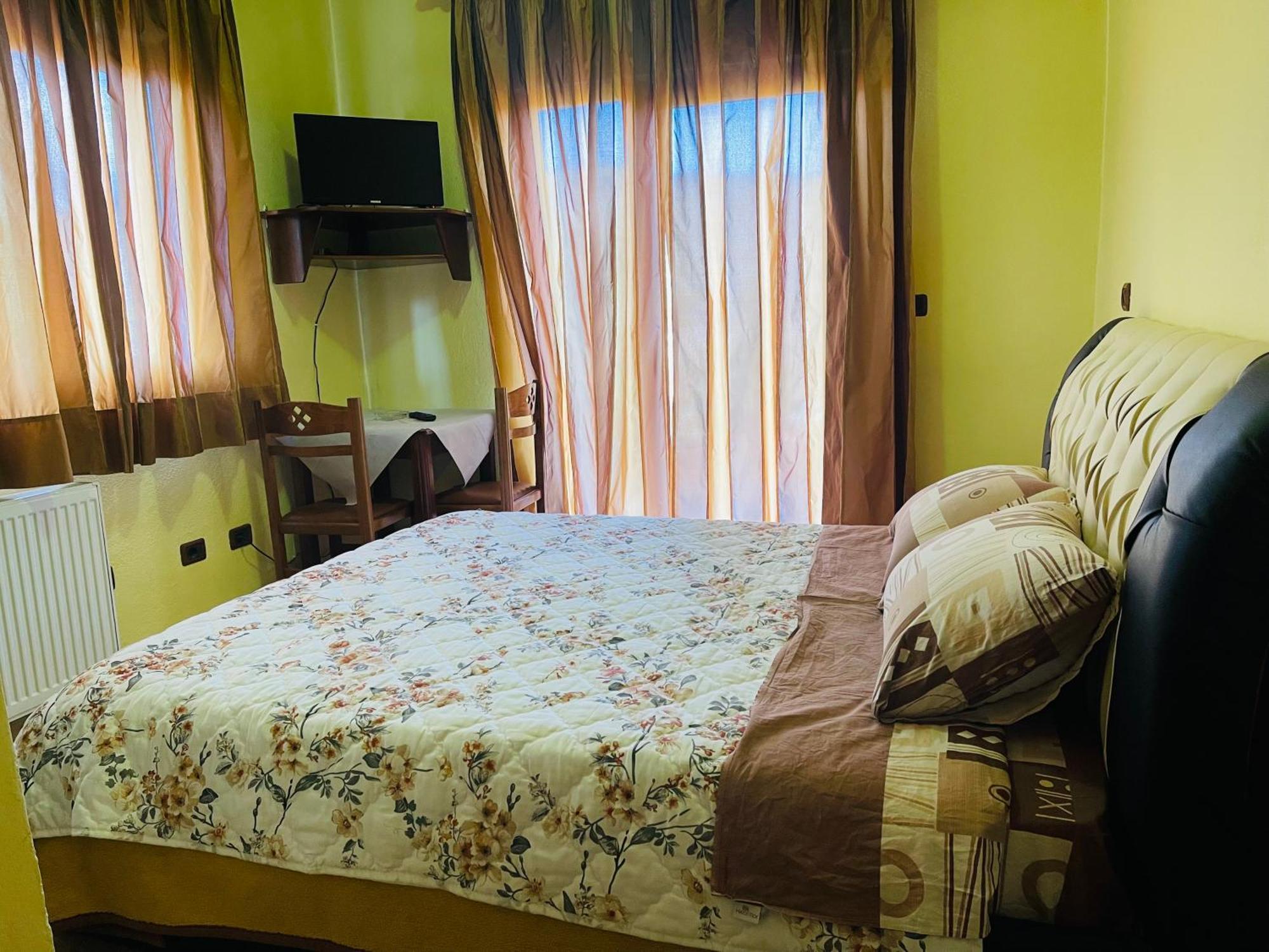 Bilisht Hotel Paradise מראה חיצוני תמונה